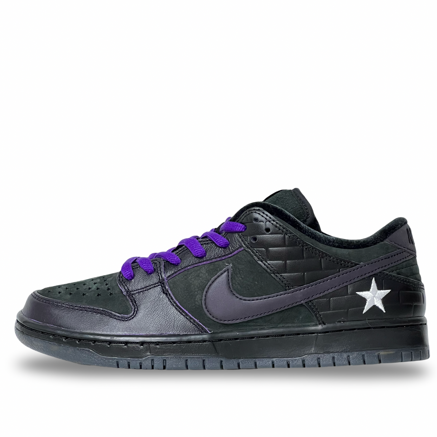 Nike SB Dunk Low Familia First Avenue