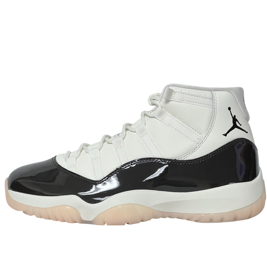 WMNS Nike Air Jordan 11 Neapolitan