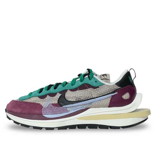 Nike Vaporwaffle Sacai Villain Red Neptune Green