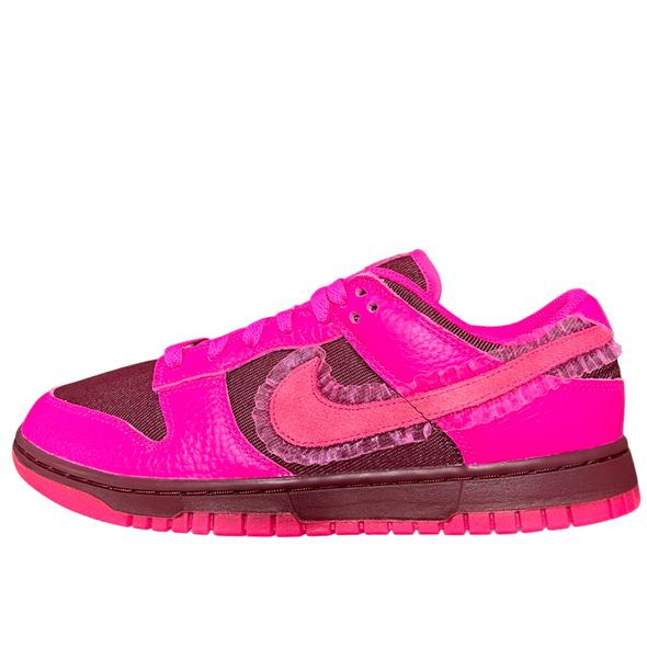 WMNS Nike Dunk Low Valentines Day