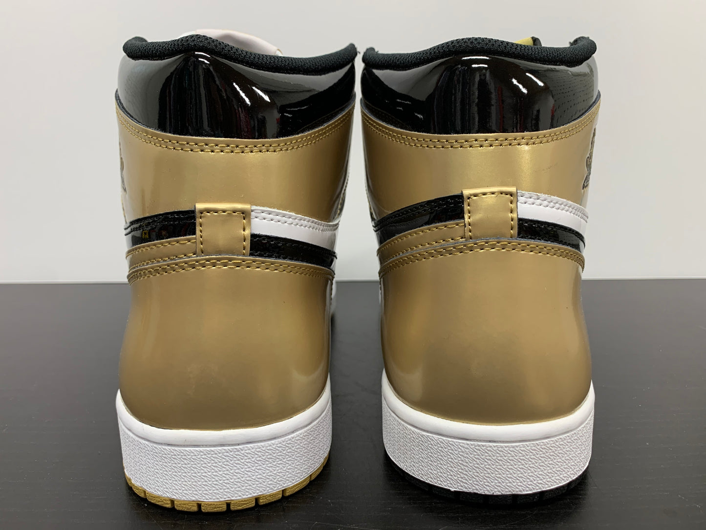 Nike Air Jordan 1 Gold Top 3