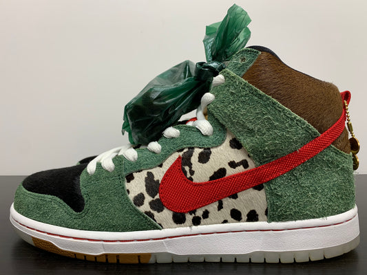 Nike SB Dunk High Dog Walker