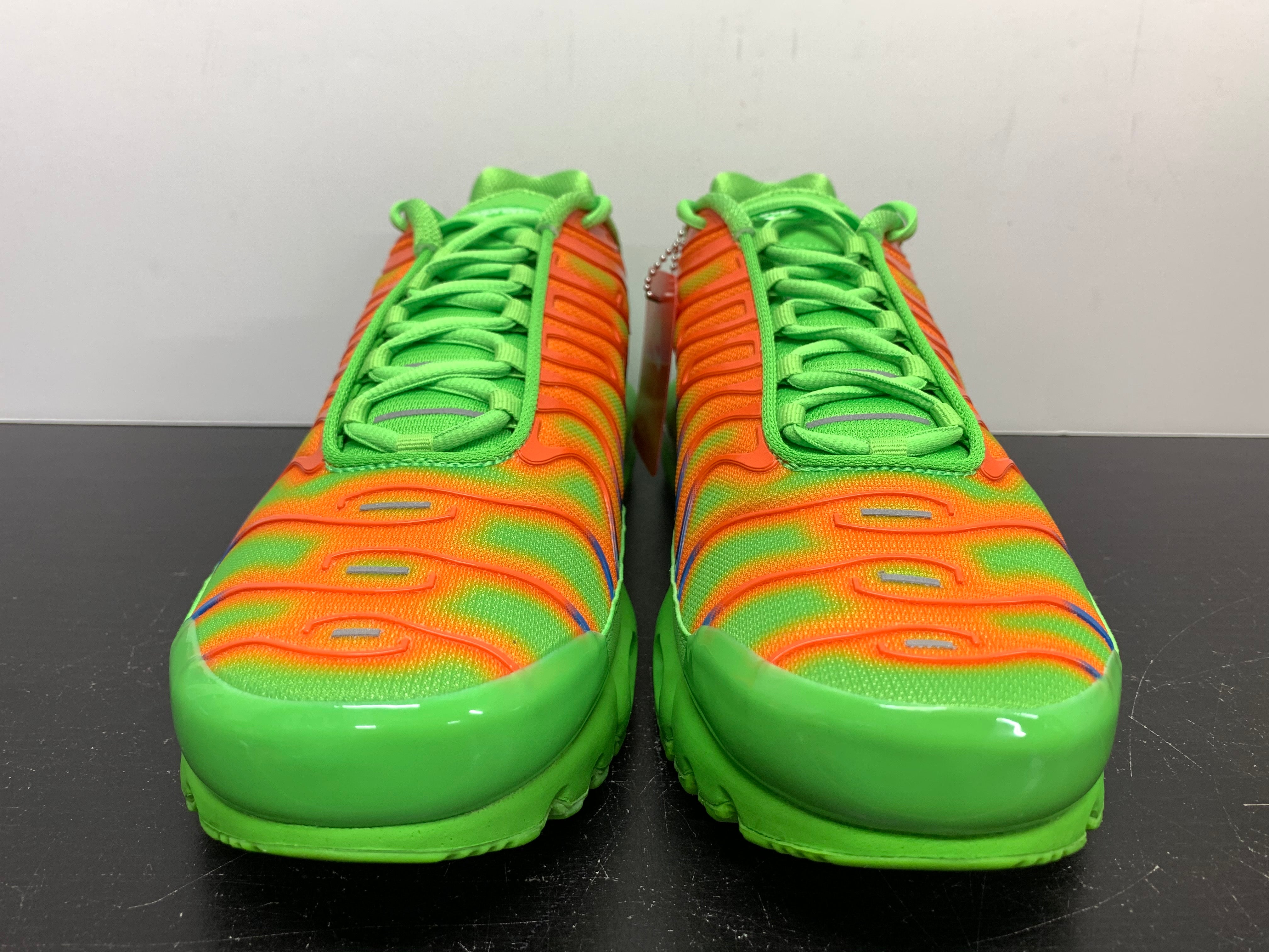 nike air max plus supreme green stores