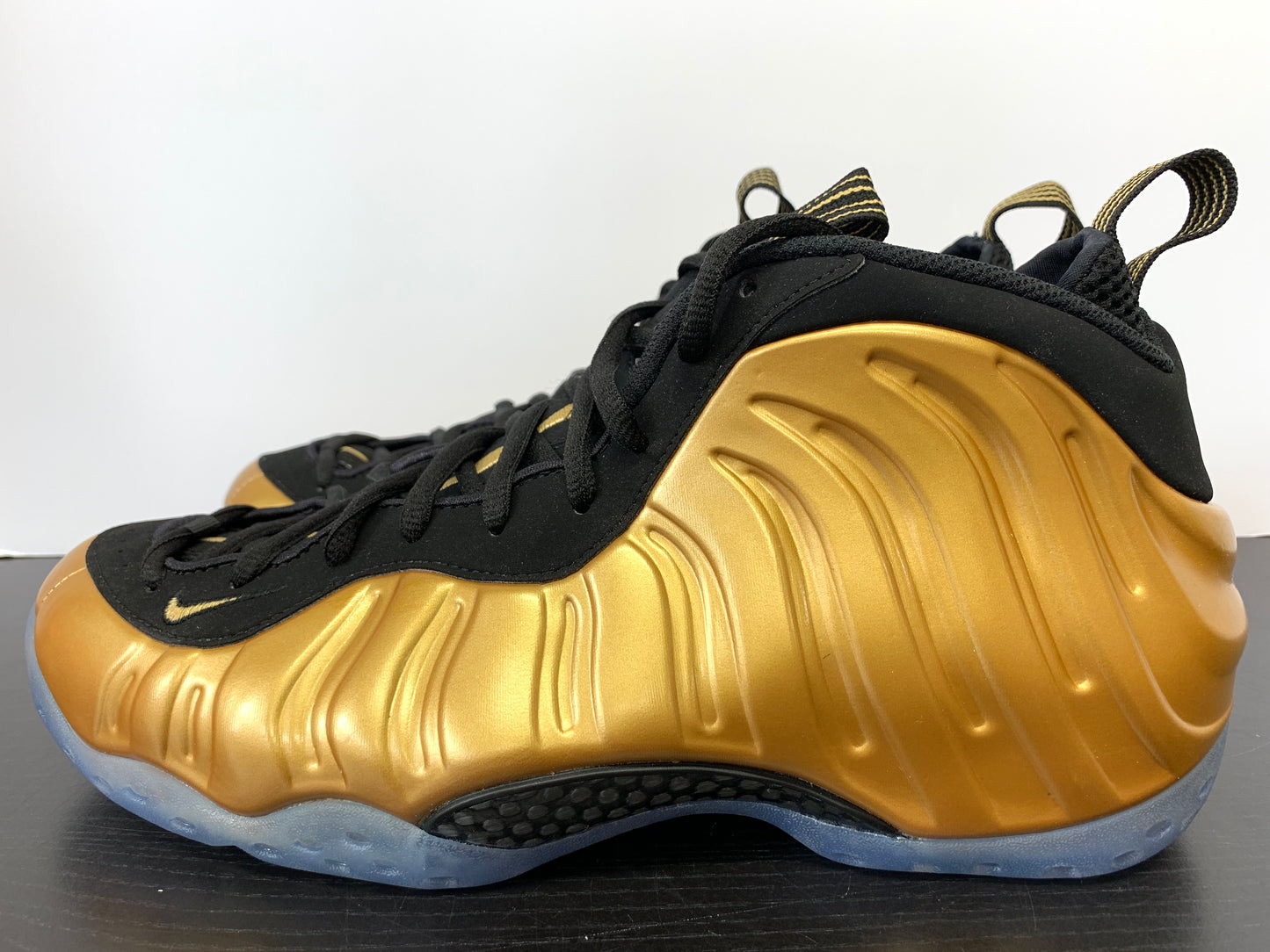 Nike Air Foamposite One Metallic Gold Size 11.5