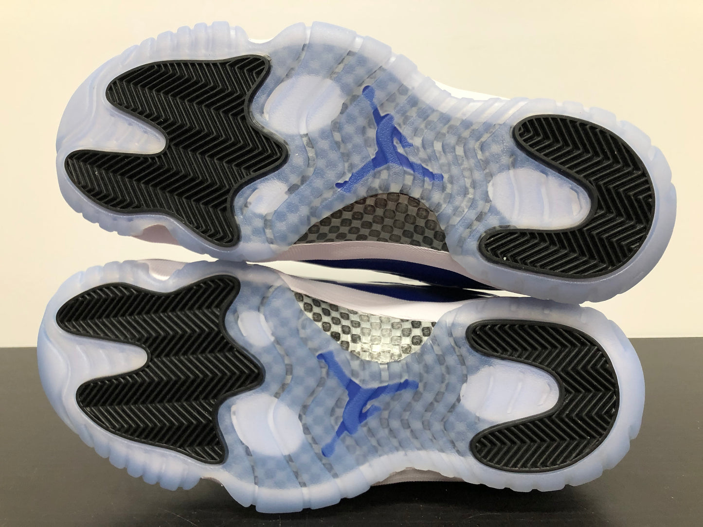 WMNS Nike Air Jordan 11 Low Concord Sketch