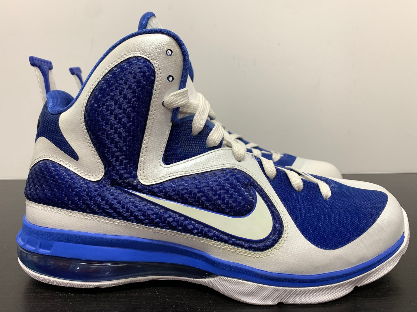 Nike LeBron 9 Kentucky Home Sample