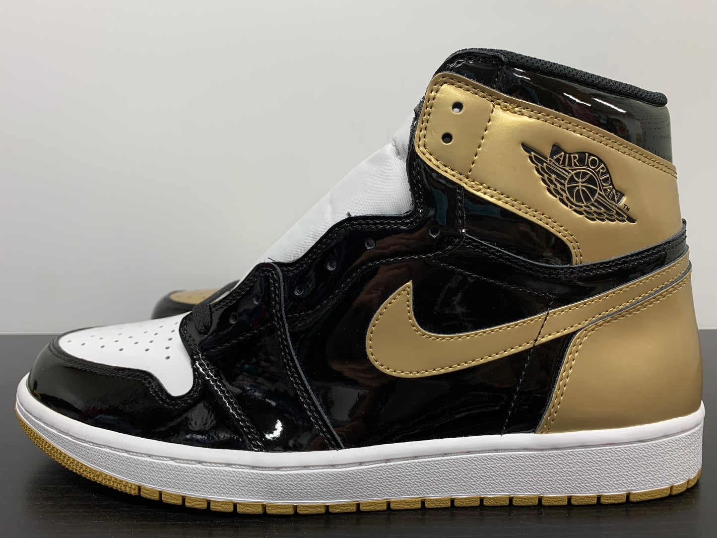 Nike Air Jordan 1 Gold Top 3