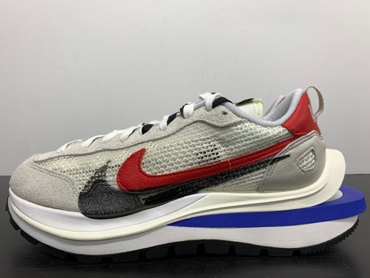 Nike Vaporwaffle Sacai Sail Sport Fuchsia