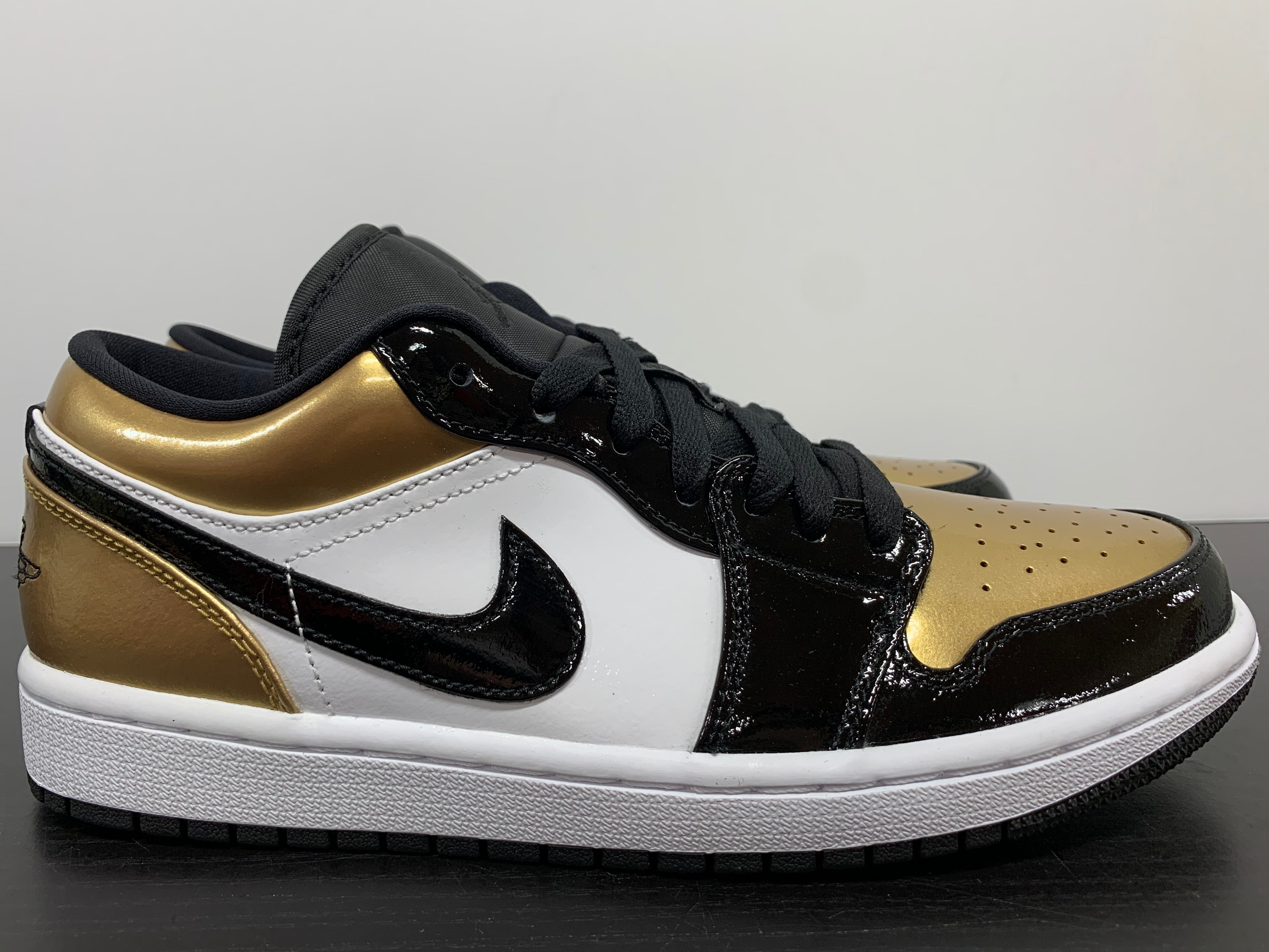 Aj1 gold toe outlet low