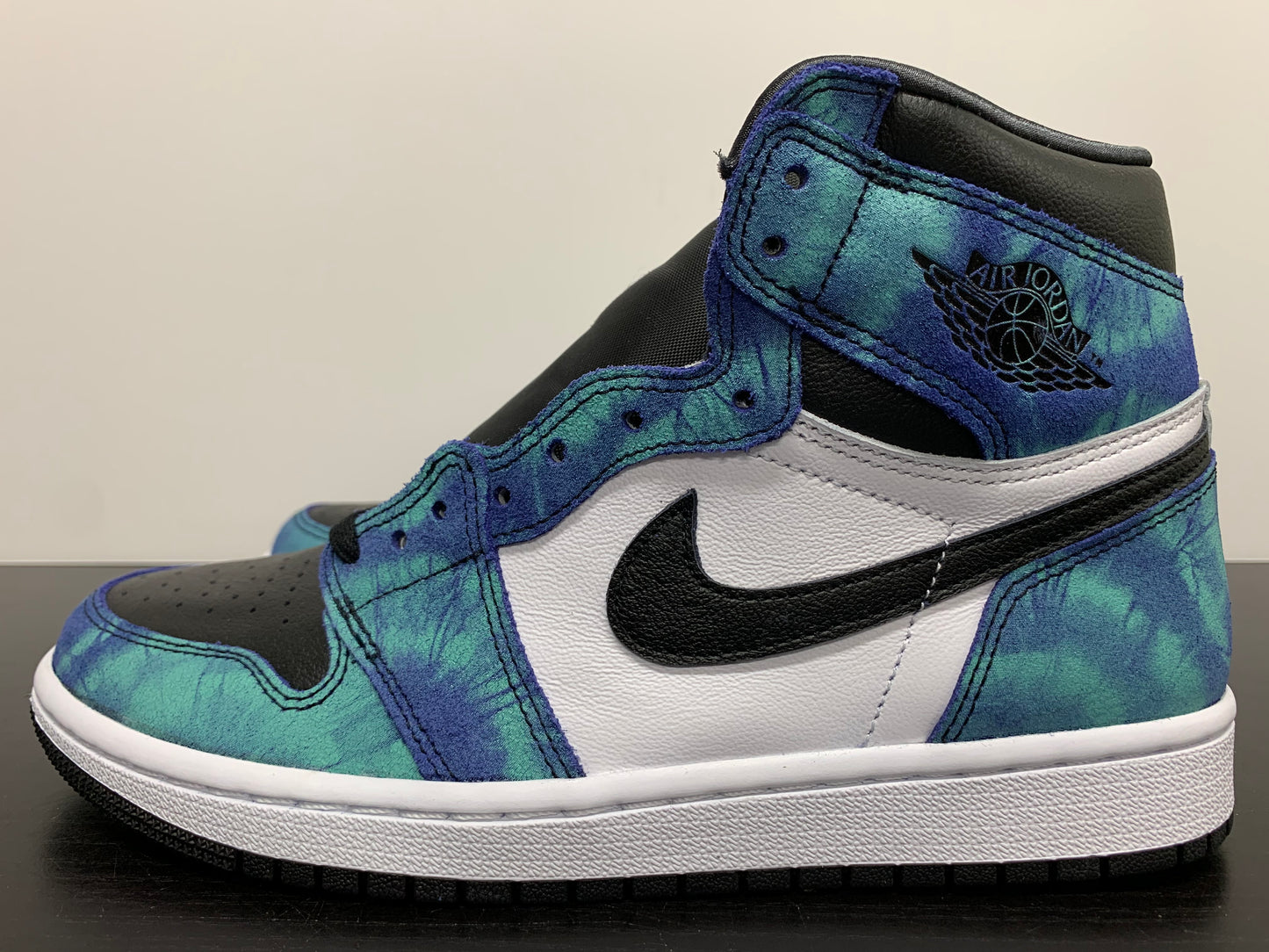 WMNS Nike Air Jordan 1 Tie Dye