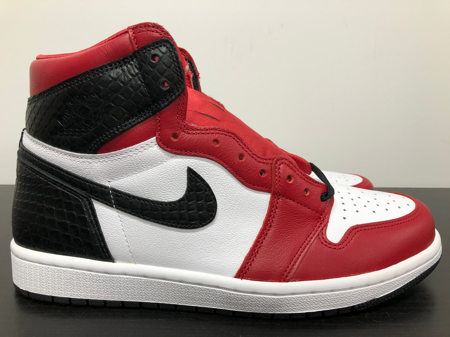 WMNS Nike Air Jordan 1 Satin Snake Red