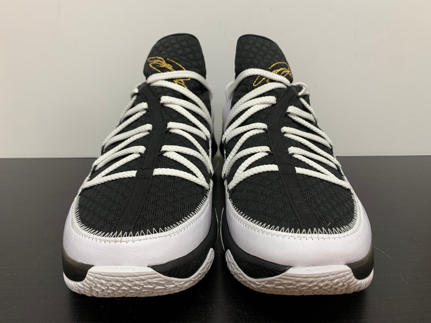 Nike LeBron 17 Low White Metallic Gold