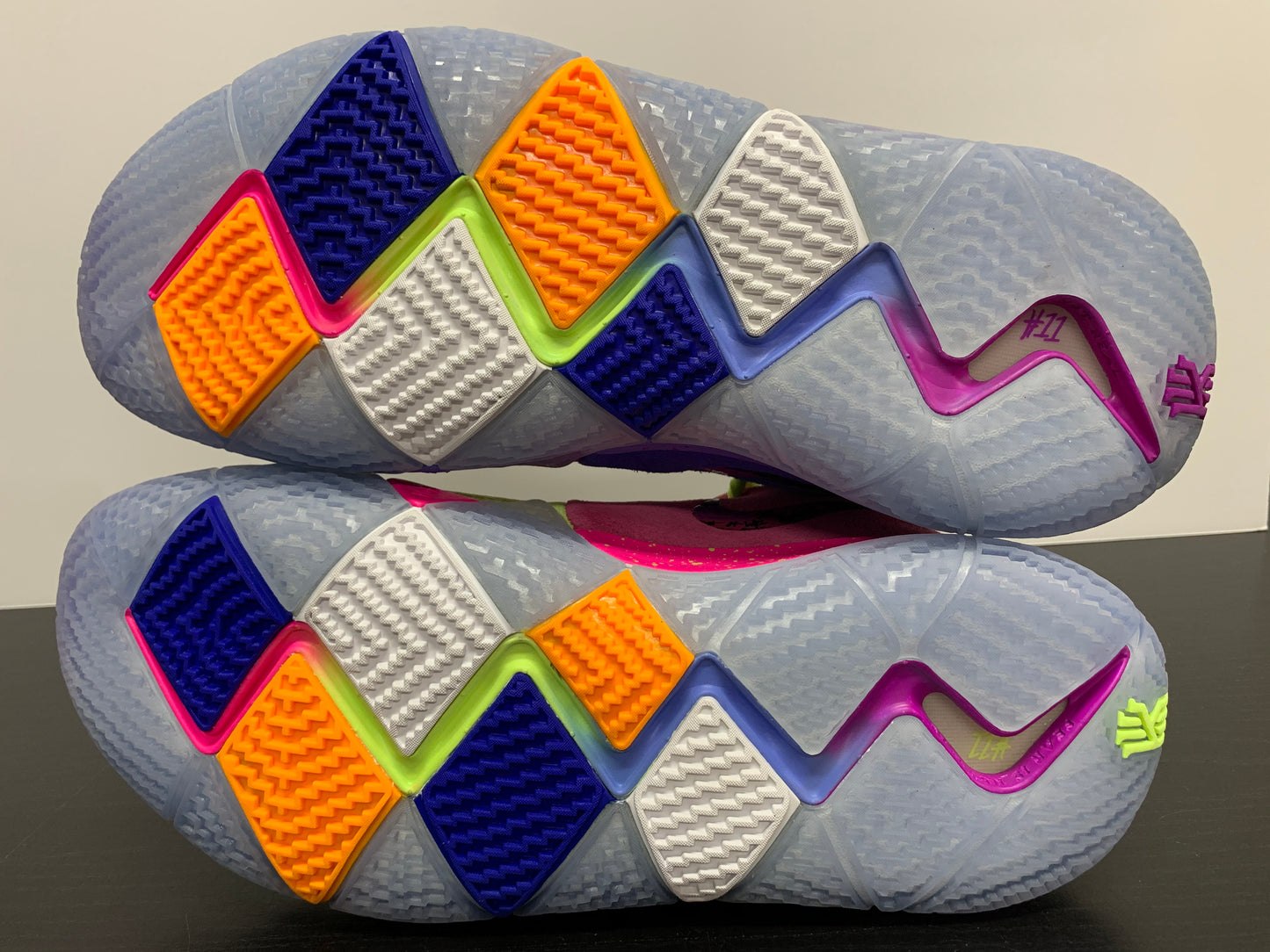 Nike Kyrie 4 Confetti