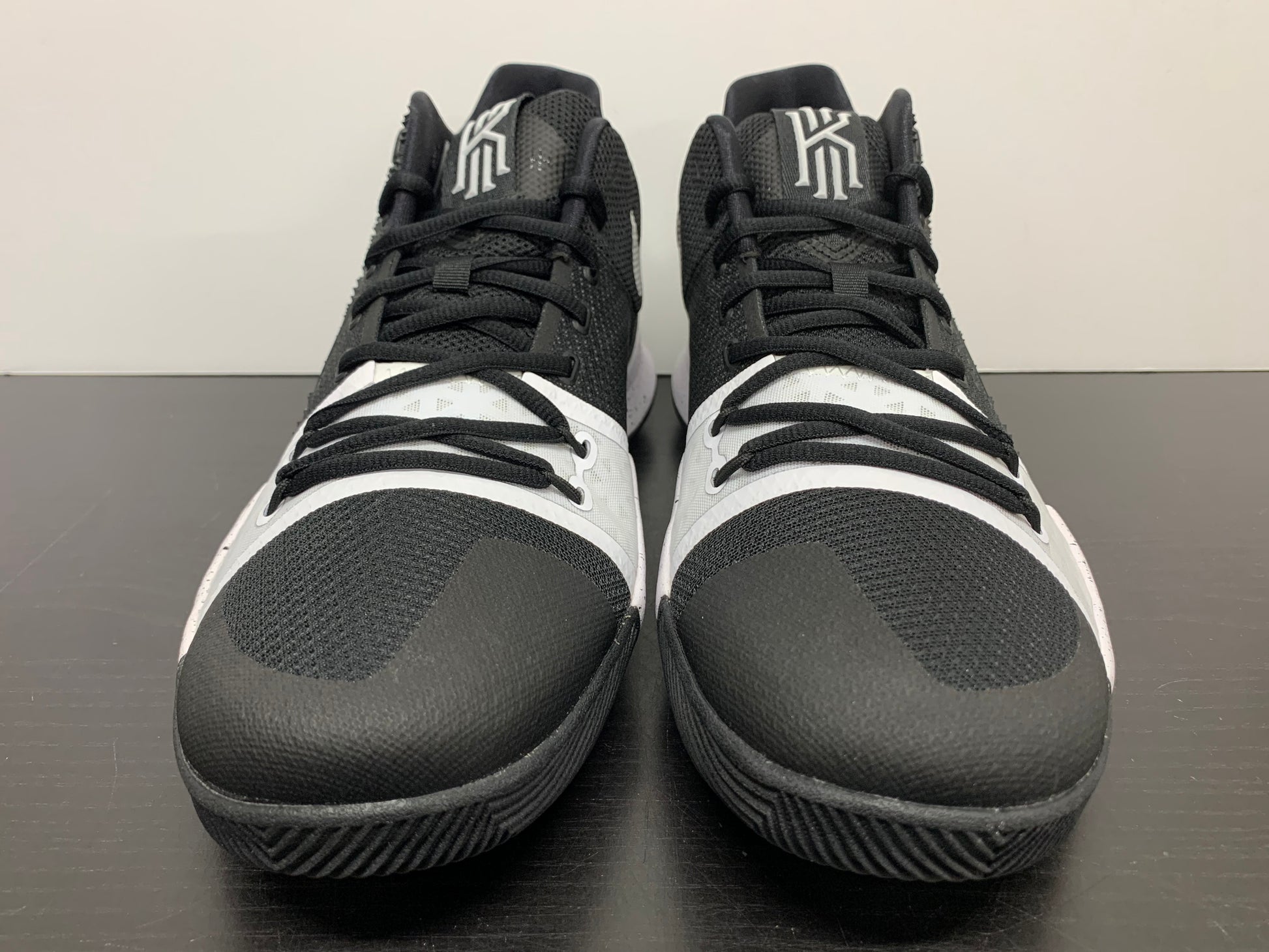 Nike Kyrie TB Black/White – ChillyKicks