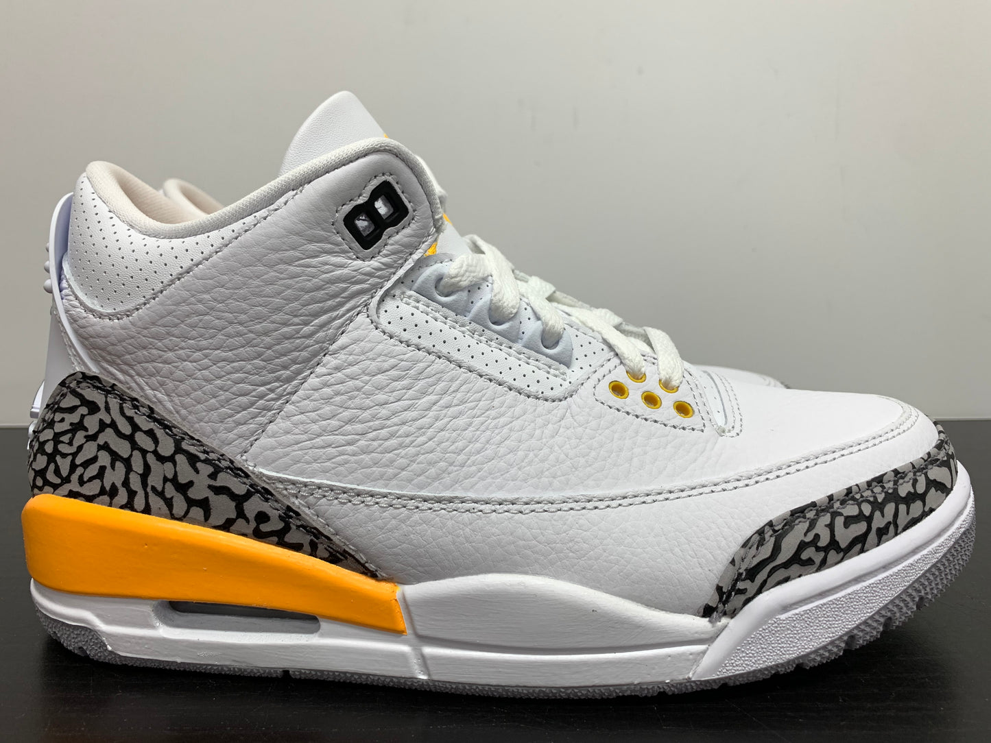 WMNS Nike Air Jordan 3 Laser Orange