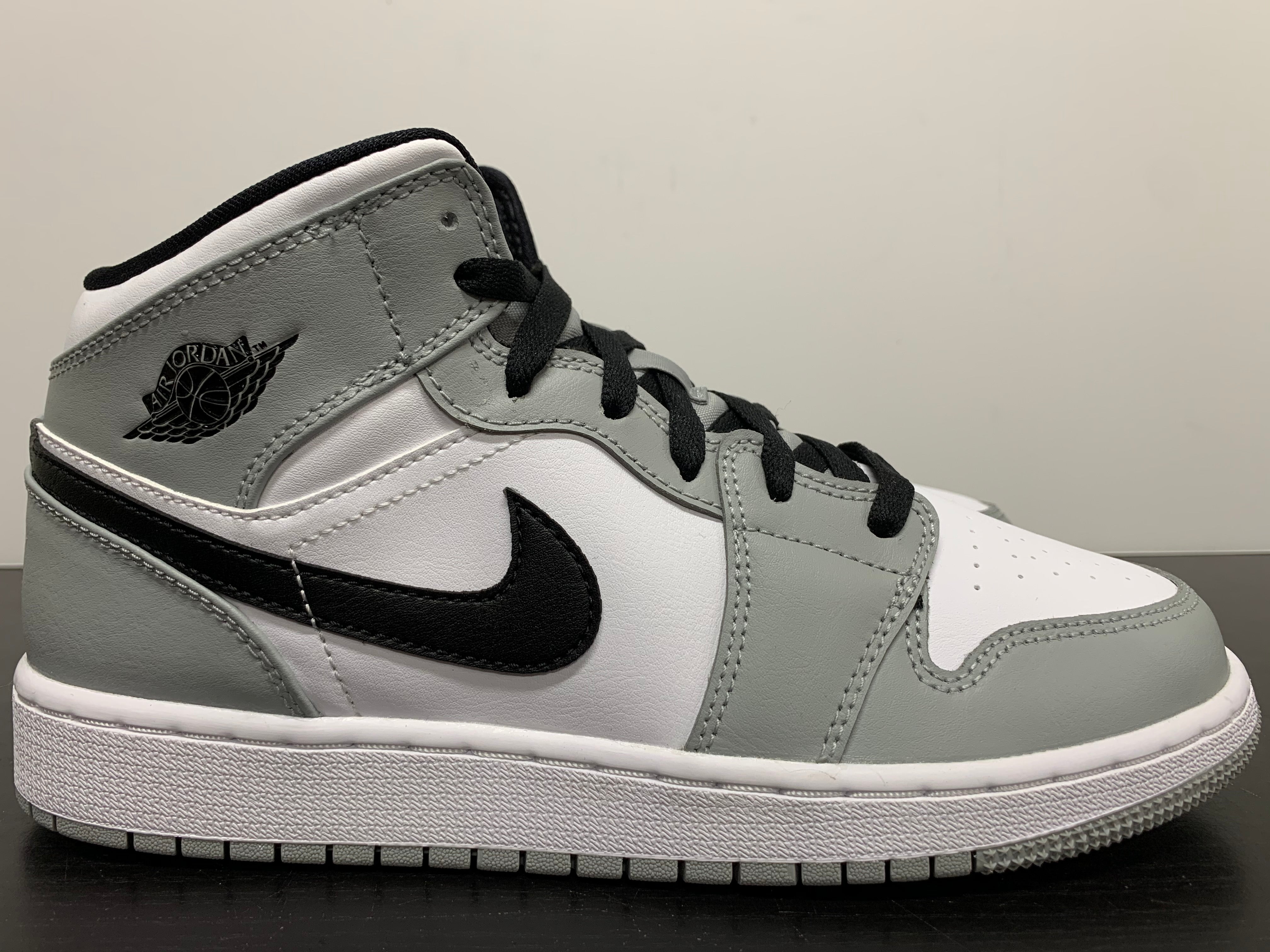 Nike Air Jordan 1 Mid Light Smoke Grey GS – ChillyKicks