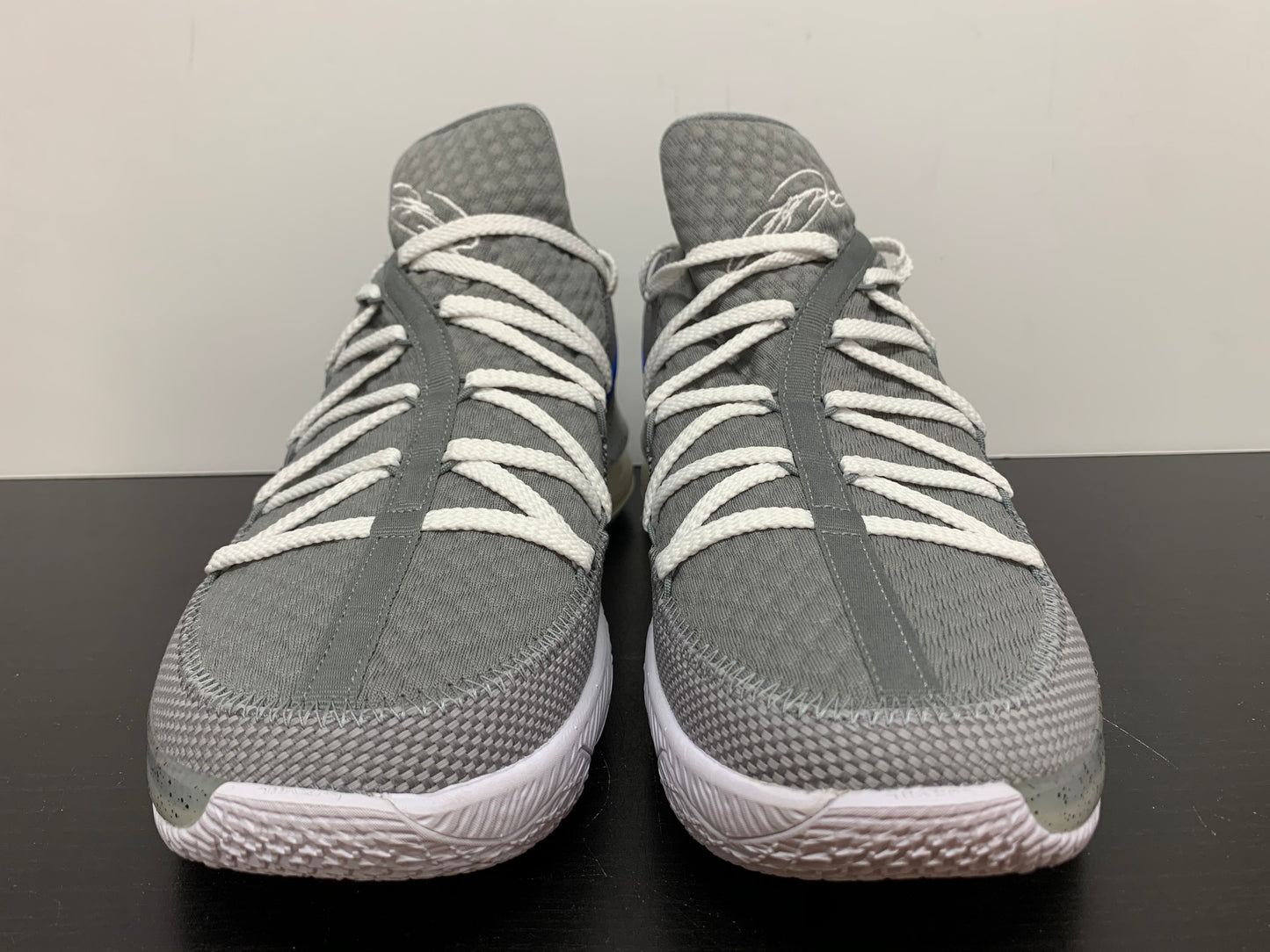 Nike LeBron 17 Low Particle Grey