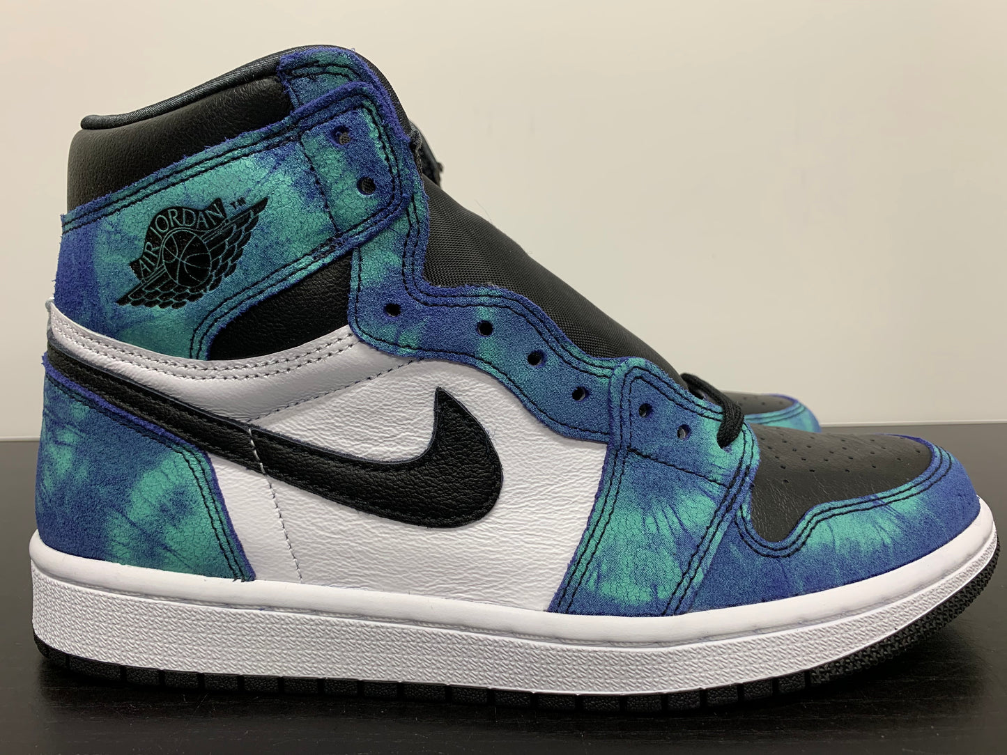 WMNS Nike Air Jordan 1 Tie Dye