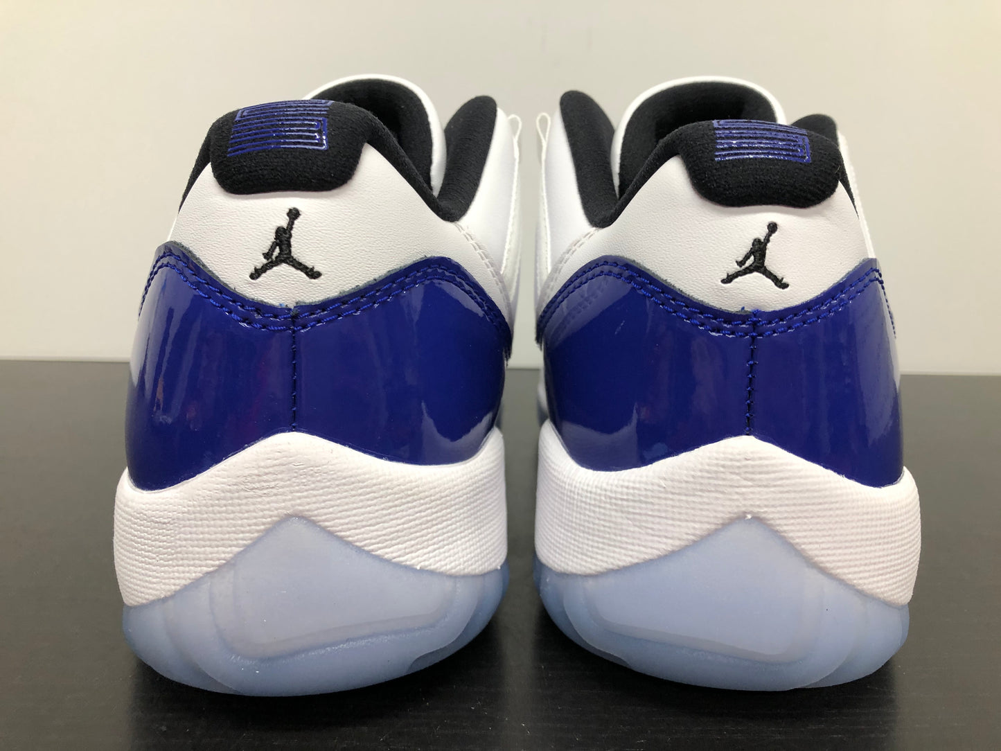 WMNS Nike Air Jordan 11 Low Concord Sketch